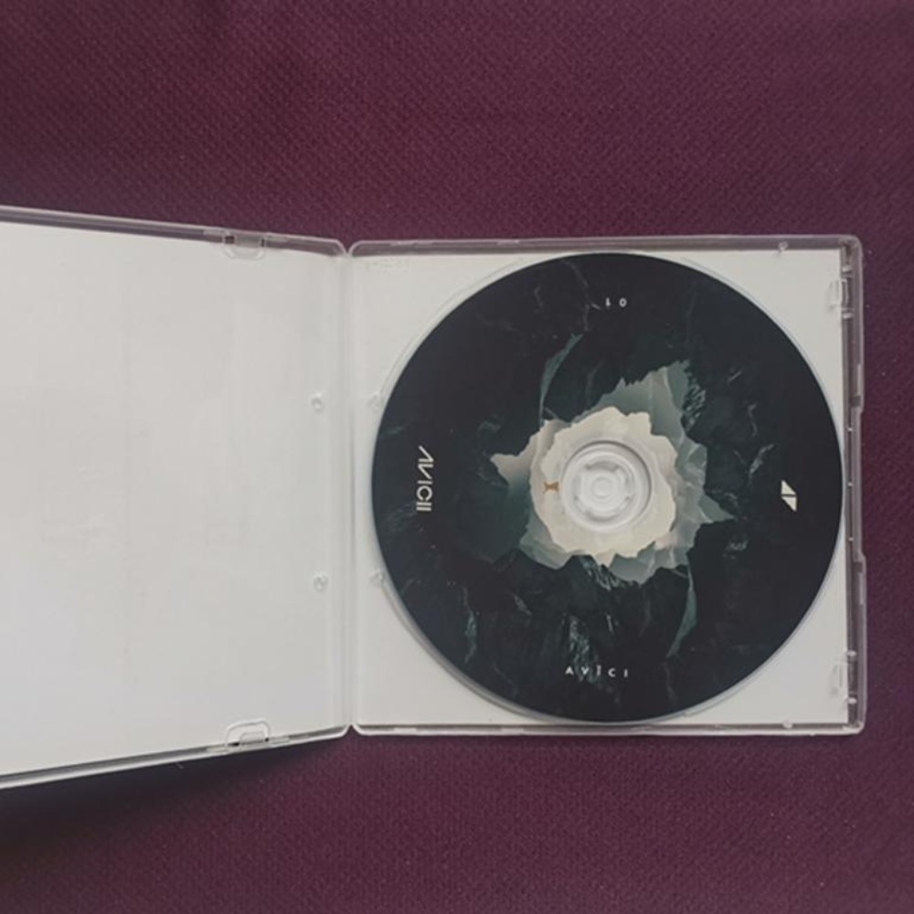 Swedish EDM Legend Avicii Ulti - đánh giá và giá Audio Music Cd